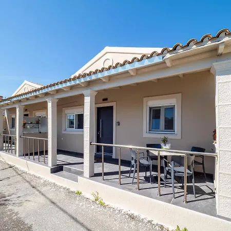 M&k - Maria's Stylish Near Alykes Apartment Corfu (city)